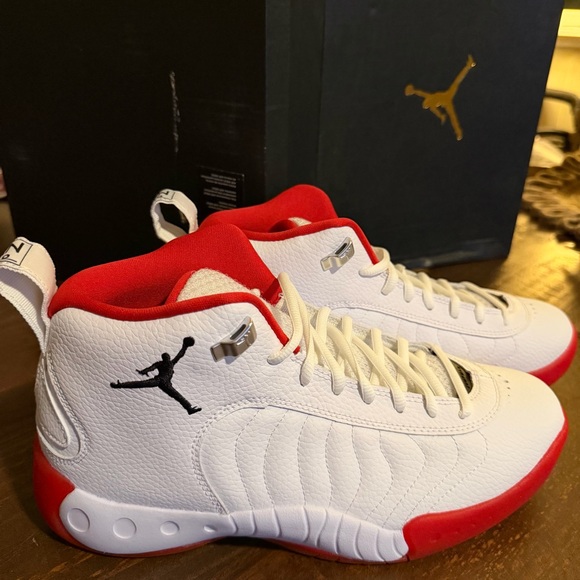 DeadStock Nike Jordan JumpMan Pro White & Fire Red Colorway Sneakers - 9M